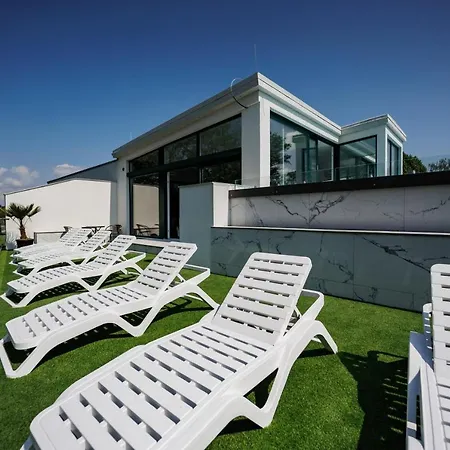 Bauhaus Wellness Fsz. 3 Siofok