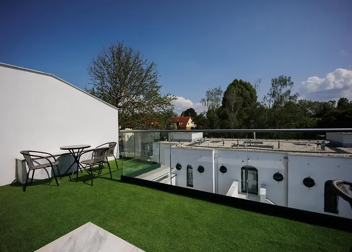 Bauhaus Wellness Fsz. 3 * Siófok