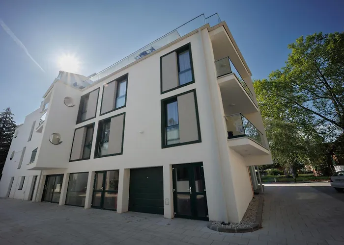 Bauhaus Wellness Fsz. 3 * Siófok
